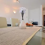 شقة In With Wifi نين